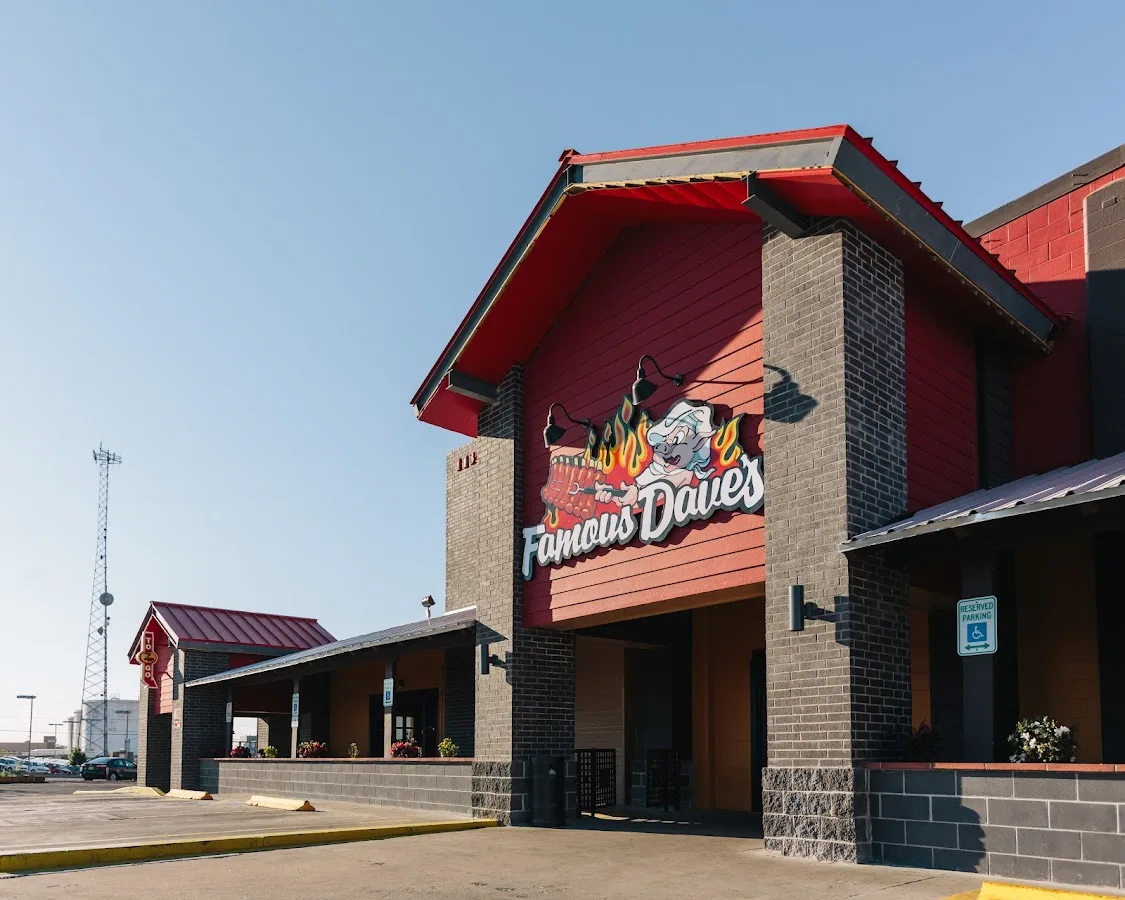 Famous Dave's Bar-B-Que