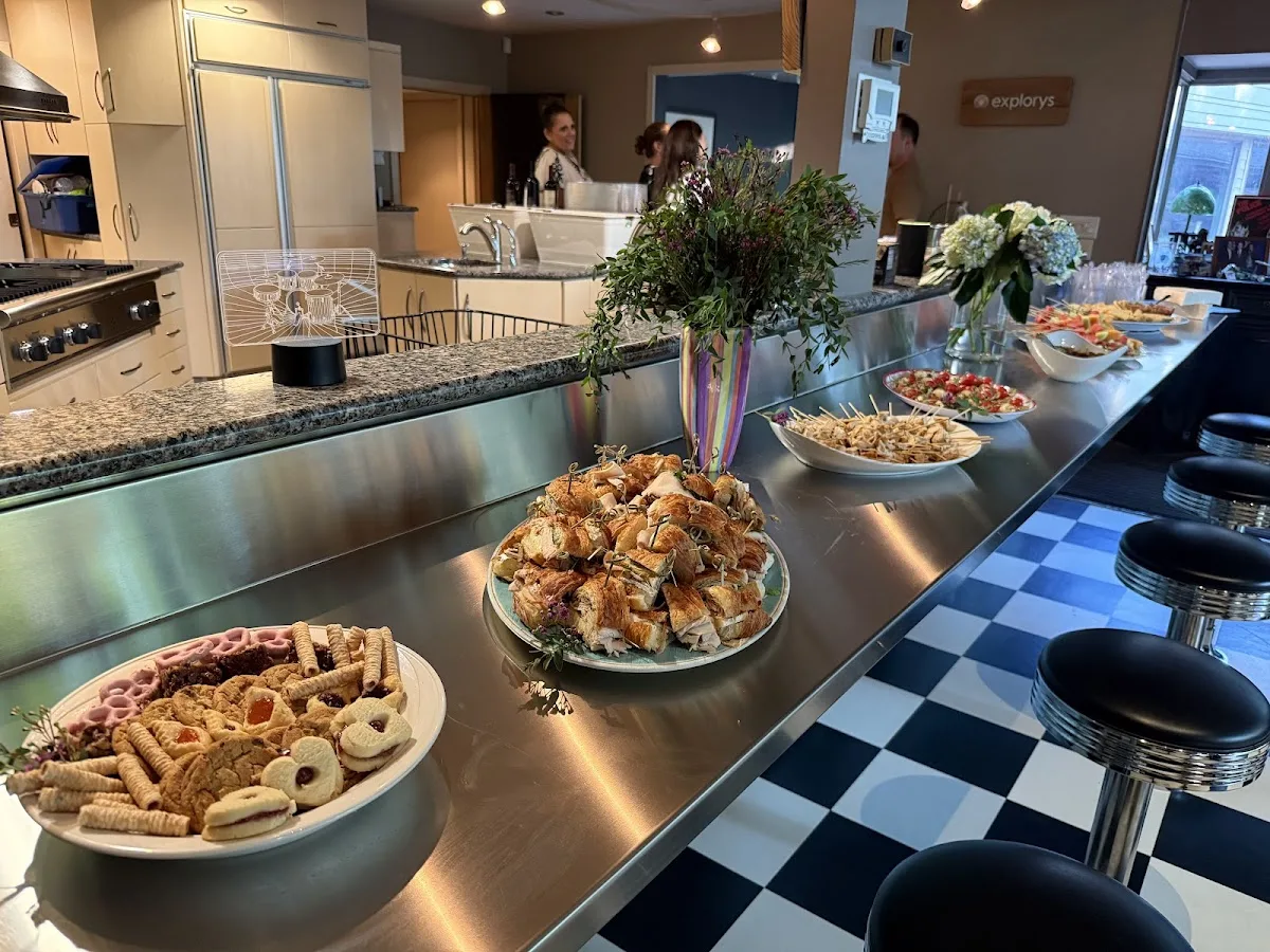 Luscious, Nibbles and Nosh
