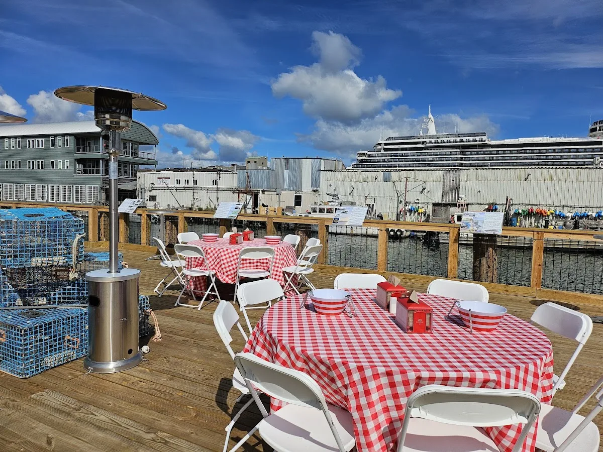 The Maine Lobsterbake Co