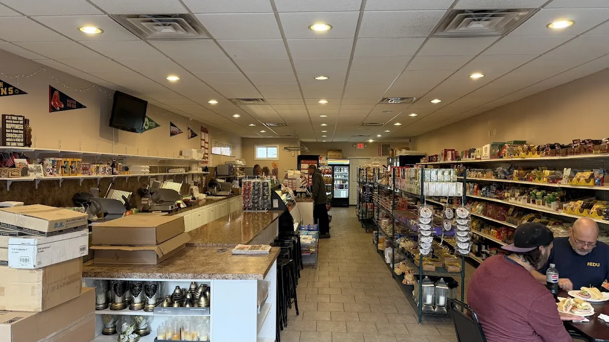 Tom's International Deli